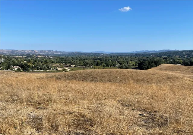 3rd image of 1 Las Tablas, Templeton, CA 93465 | MLS# SC25266385