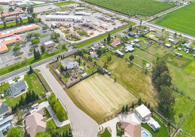 1st image of 965 N Bryant Ct, Merced, CA 95341 | MLS# MC25270339