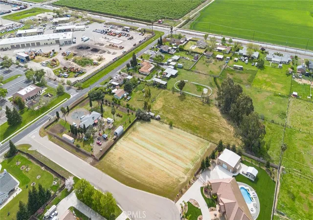 5th image of 965 N Bryant Ct, Merced, CA 95341 | MLS# MC25270339