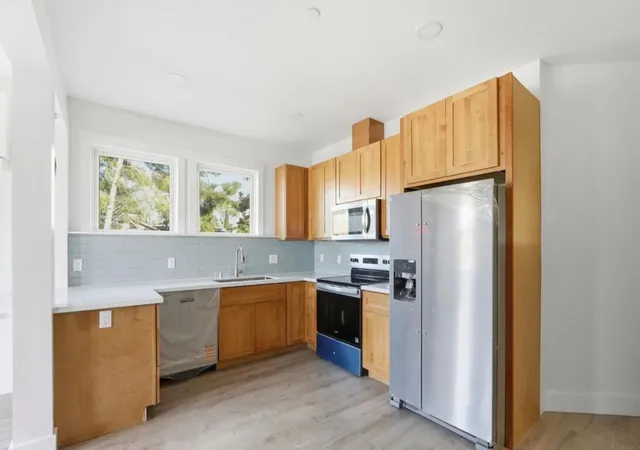 Photo 3 of Condo for sale at 140 E Reed St #4, San Jose, CA 95112 | MLS# ML82028733 | Listing updated on 2026-05-29