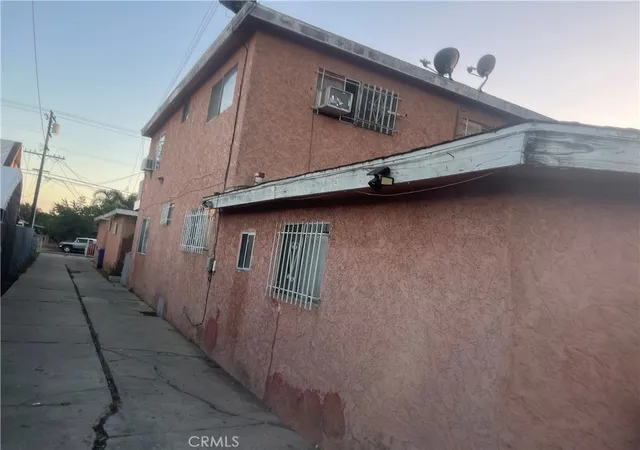 Photo 4 of House for sale at 151 East 121st, Los Angeles, CA 90061 | MLS# PW25270592 | Listing updated on 2026-03-28
