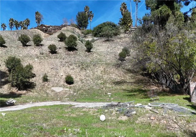 Photo 3 of Land for sale at 20713 Collins St, Woodland Hills, CA 91367 | MLS# GD25270353 | Listing updated on 2026-07-14