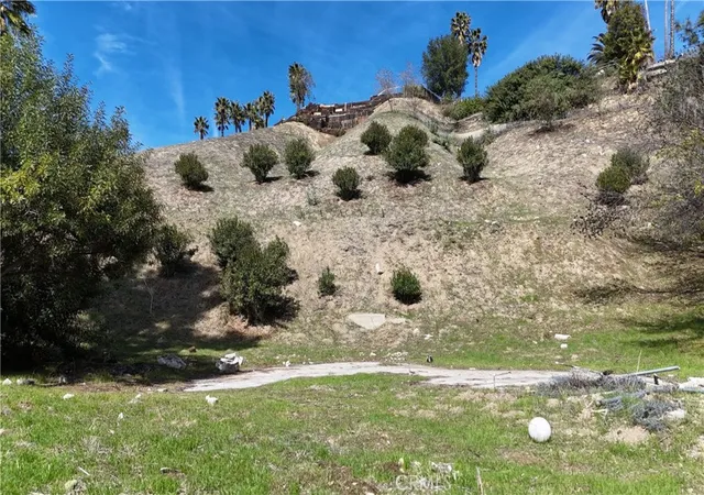 Photo 3 of Land for sale at 20713 Collins St, Woodland Hills, CA 91367 | MLS# GD25270353 | Listing updated on 2026-10-02