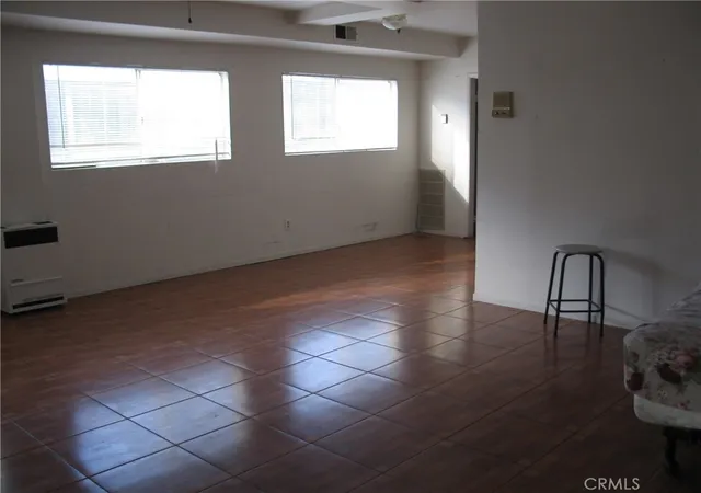 Listing Photo 4 - Condo for sale in building located at 6100 S Fairfax Ave, Los Angeles, CA 90056