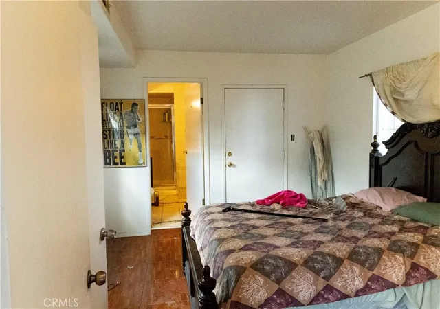 Listing Photo 5 - Condo for sale in building located at 6100 S Fairfax Ave, Los Angeles, CA 90056