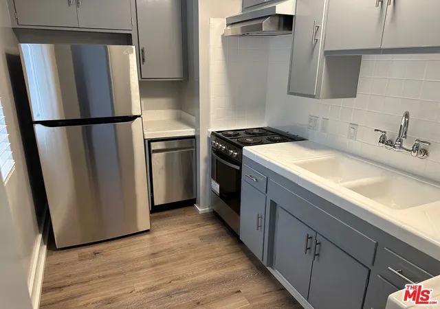 Listing Photo 4 - Condo for sale in building located at 137 N Myrtle Ave, Monrovia, CA 91016