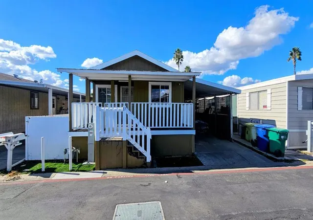 4th image of 400 Greenfield Dr #SPC 87, El Cajon, CA 92021 | MLS# 250045242SD