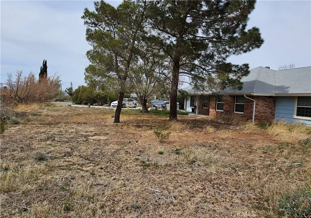 Photo 1 of Sale Pending at 11175 Tyee Rd, Apple Valley, CA 92308 | MLS# HD25271286 | Listing updated on 2026-09-28