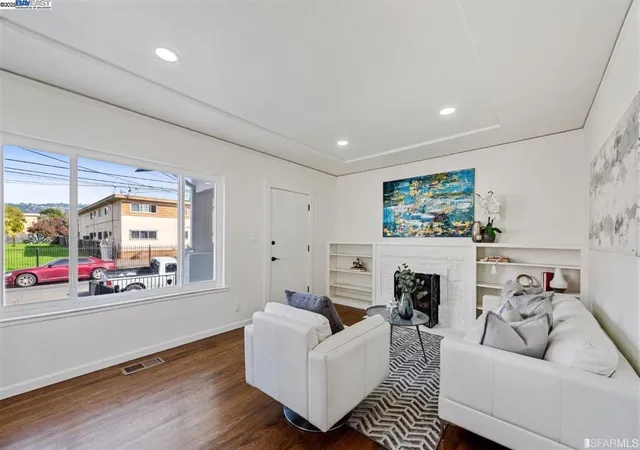 2nd image of 5955 Hayes St, Oakland, CA 94621 | MLS# 41118771
