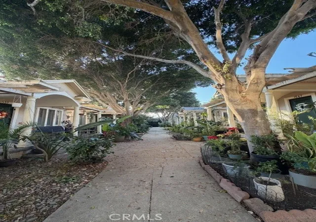Photo 3 of Multi family home for sale at 1537 N Serrano Ave, Los Angeles, CA 90027 | MLS# SR25271090 | Listing updated on 2026-04-21