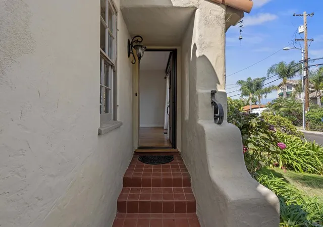 4th image of 607 Arenas, La Jolla, CA 92037 | MLS# 250045287SD