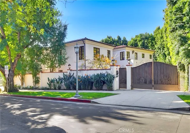 1st image of 1805 Outpost Dr, Los Angeles, CA 90068 | MLS# AR25271865
