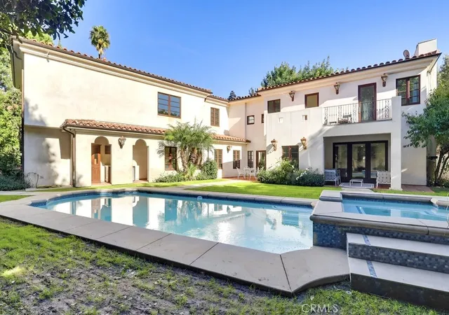 4th image of 1805 Outpost Dr, Los Angeles, CA 90068 | MLS# AR25271865