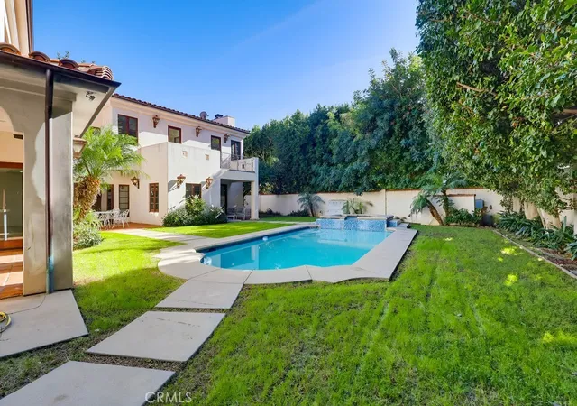 5th image of 1805 Outpost Dr, Los Angeles, CA 90068 | MLS# AR25271865