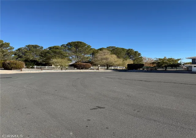 4th image of 26795 Stirrup Lane, Helendale, CA 92342 | MLS# HD25272265