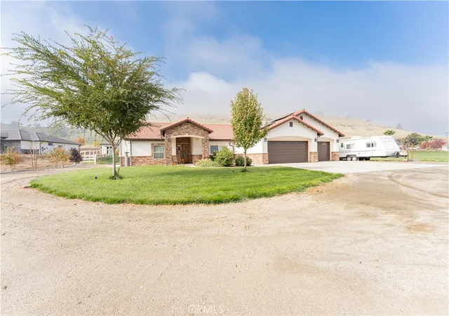 2nd image of 16605 Deer Creek Dr, Springville, CA 93265 | MLS# FR25270591