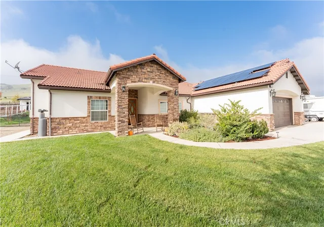 Photo 2 of Single family home for sale at 16605 Deer Crk Dr, Springville, CA 93265 | MLS# FR25270591 | Listing updated on 2026-09-26