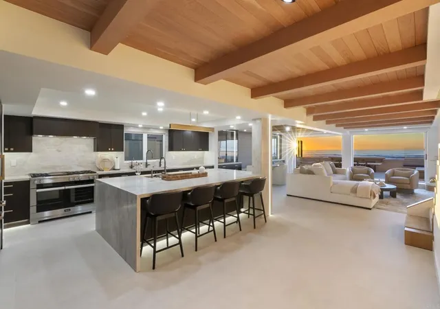 4th image of 2016 Ocean Front, Del Mar, CA 92014 | MLS# NDP2511341