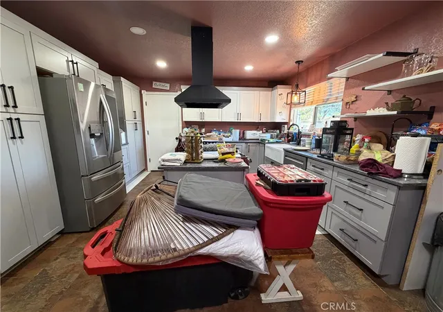 Homes for sale in Yucca Valley, CA | 7009 Hanford Ave, Yucca Valley, CA 92284 | MLS# IG25272997