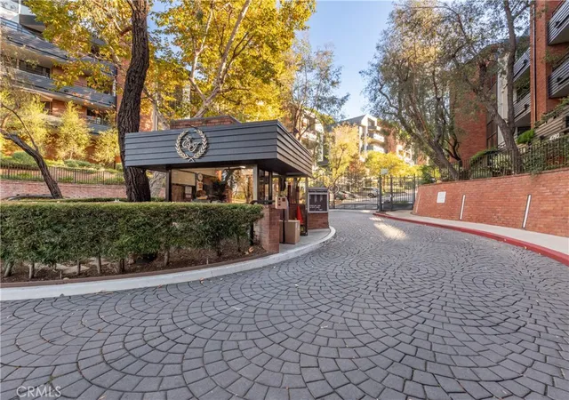 Homes for sale in Encino, CA | 4774 Park Encino #206, Encino, CA 91436 | MLS# SR25273075