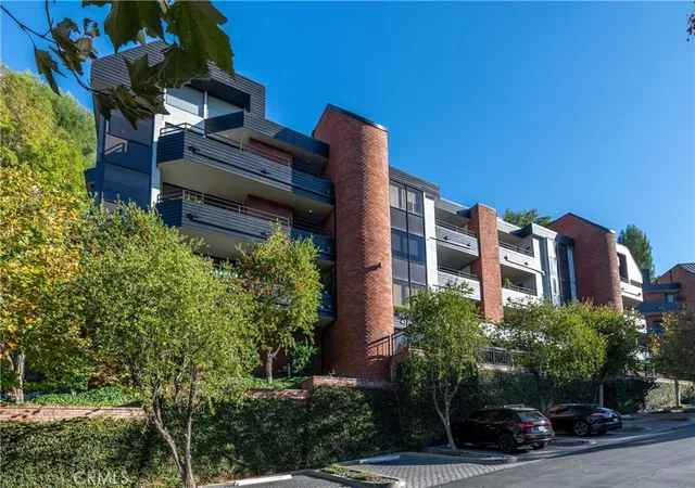 Homes for sale in Encino, CA | 4774 Park Encino #206, Encino, CA 91436 | MLS# SR25273075
