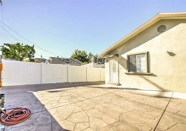 3rd image of 10531 Greenburn Ave, Sunland, CA 91040 | MLS# GD25266751