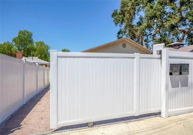 5th image of 10531 Greenburn Ave, Sunland, CA 91040 | MLS# GD25266751
