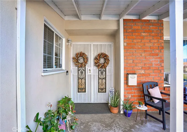 Photo 3 of Sale Pending at 27611 Villa, Highland, CA 92346 | MLS# IG25273288 | Listing updated on 2026-06-11