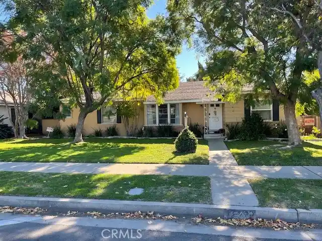 Photo 1 of Sale Pending at 13430 Oxnard, Van Nuys, CA 91401 | MLS# SR25272087 | Listing updated on 2026-08-30