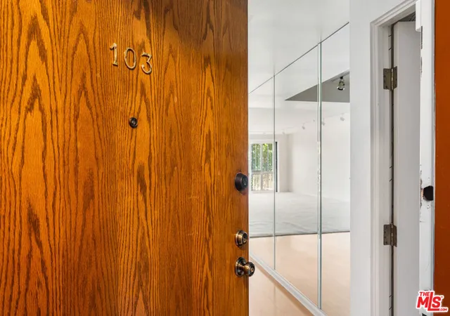 2nd image of 4454 Ventura Canyon Ave #103, Sherman Oaks, CA 91423 | MLS# 25626969