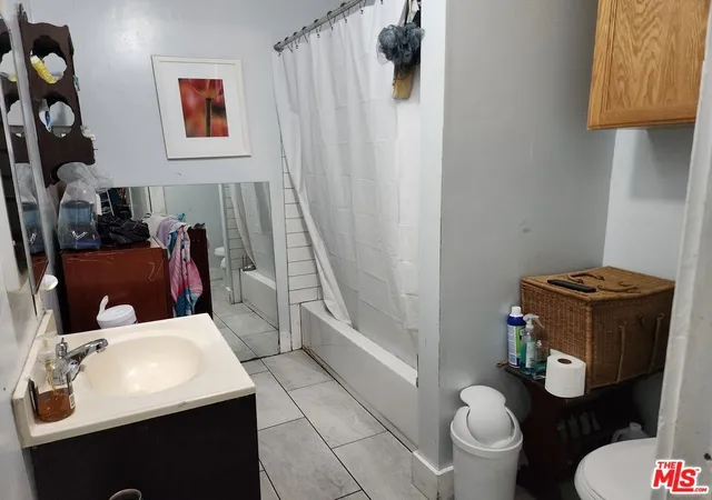 2nd image of 5747 3rd Ave, Los Angeles, CA 90043 | MLS# 25627255