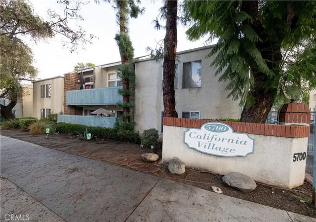 1st image of 5700 Etiwanda Ave #149, Tarzana, CA 91356 | MLS# SR25273425
