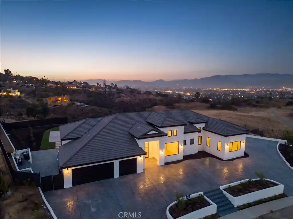 Photo 1 of Single family home for sale at 3118 Old Coach, Camarillo, CA 93010 | MLS# TR25273836 | Listing updated on 2026-10-28