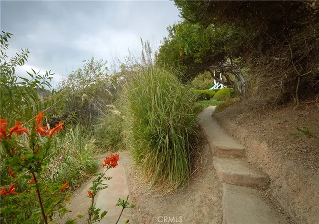 37th image of 33 Bay Dr, Laguna Beach, CA 92651 | MLS# NP25262723