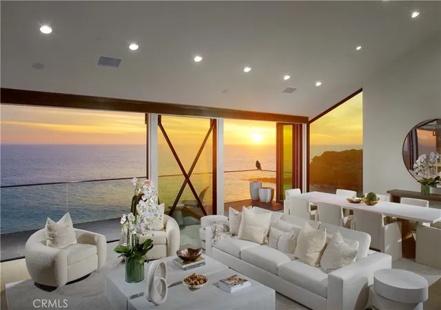 4th image of 33 Bay Dr, Laguna Beach, CA 92651 | MLS# NP25262723
