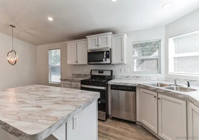 4th image of 22899 Byron Rd #35, Crestline, CA 92325 | MLS# 250045504SD