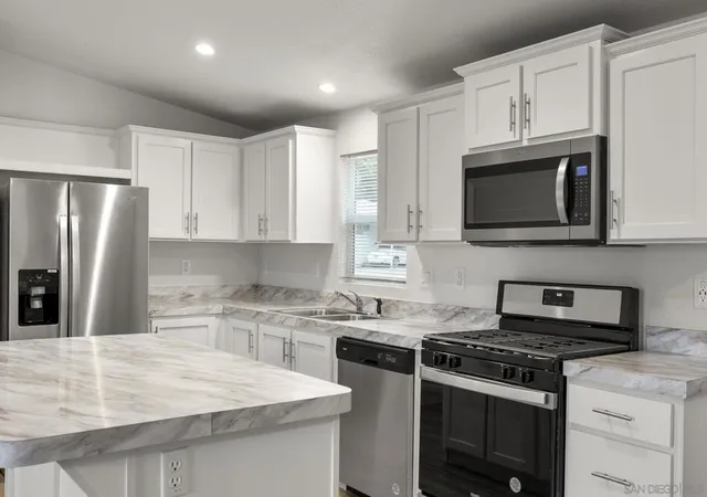 3rd image of 22899 Byron Rd #SPC 78, Crestline, CA 92325 | MLS# 250045541SD