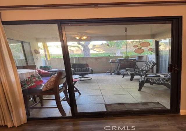 Listing Photo 5 - Condo for sale in building located at 13116 La Jolla Cir, La Mirada, CA 90638