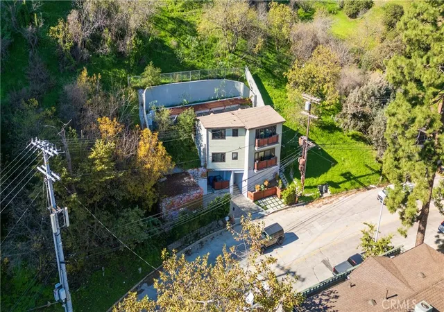 2nd image of 2239 Laurel Canyon, Los Angeles, CA 90046 | MLS# GD25274416