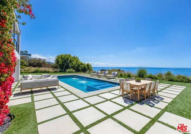 Photo 17 of Single family home for sale at 6320 Via Cataldo St, Malibu, CA 90265 | MLS# 25627849 | Listing updated on 2026-09-30