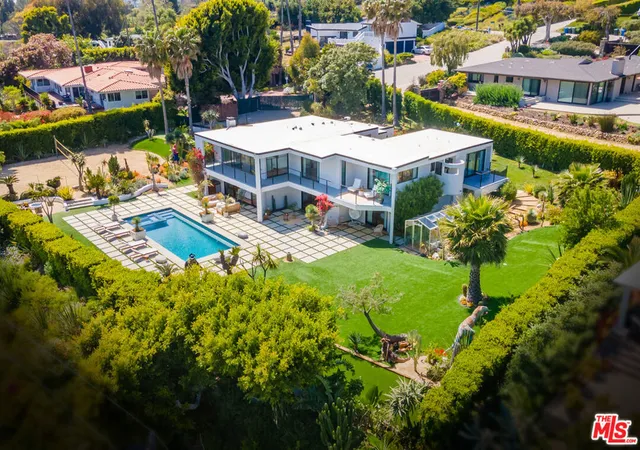 Photo 2 of Single family home for sale at 6320 Via Cataldo St, Malibu, CA 90265 | MLS# 25627849 | Listing updated on 2026-09-30