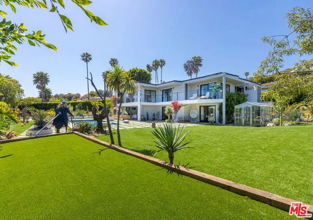 Photo 3 of Single family home for sale at 6320 Via Cataldo St, Malibu, CA 90265 | MLS# 25627849 | Listing updated on 2026-09-30