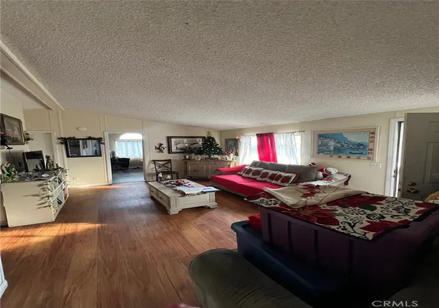 5th image of 214 Earl Ln #76, Santa Ana, CA 92704 | MLS# PW25274880