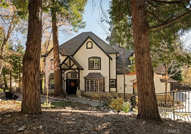 Photo 3 of Single family home for sale at 267 Pheasant Run, Lake Arrowhead, CA 92352 | MLS# IG25274952 | Listing updated on 2026-09-30