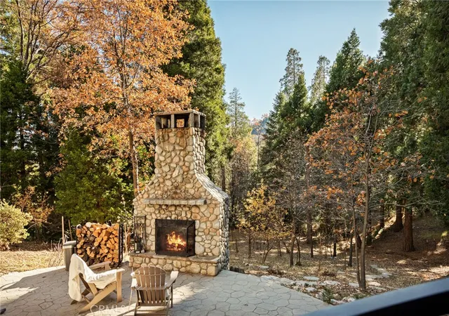 Photo 1 of Single family home for sale at 267 Pheasant Run, Lake Arrowhead, CA 92352 | MLS# IG25274952 | Listing updated on 2026-09-30