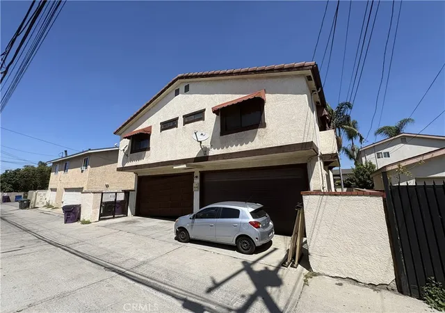 11th image of 246 E Hullett St, Long Beach, CA 90805 | MLS# PW25274680