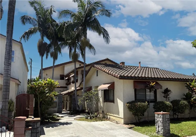 1st image of 246 E Hullett St, Long Beach, CA 90805 | MLS# PW25274680