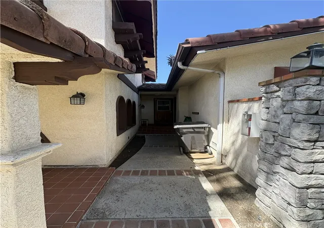 5th image of 246 E Hullett St, Long Beach, CA 90805 | MLS# PW25274680