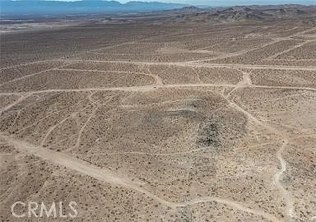 3rd image of 0 Winslow Ln, Adelanto, CA 92301 | MLS# HD25274180