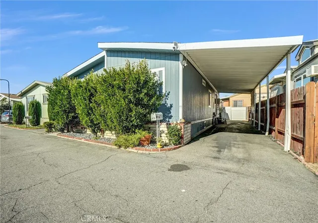 Photo 2 of Manufactured home for sale at 10800 Dale Ave #415, Stanton, CA 90680 | MLS# PW25275414 | Listing updated on 2026-10-01